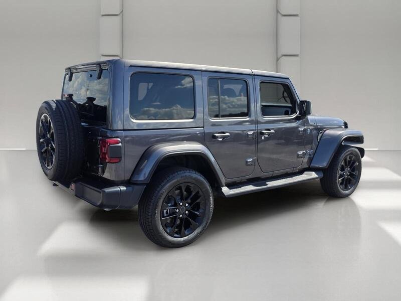 Used 2025 Crystal Metallic JEEP SAHARA 4X4 image 5