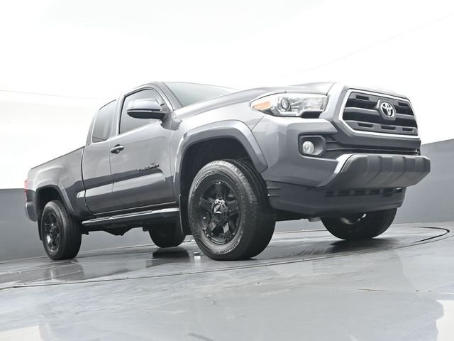 Used 2016 Gray Toyota SR5 image 28