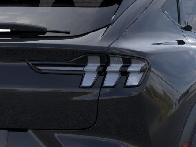 New 2026 Shadow Black Ford Select image 43