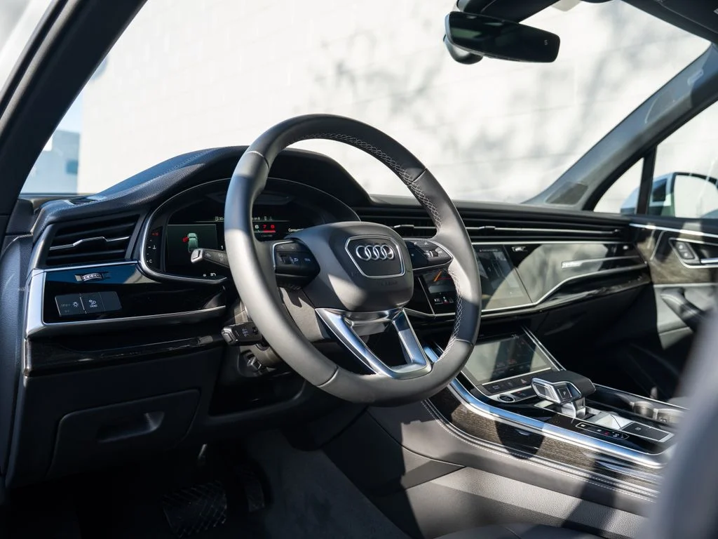 Used 2025 White Audi  image 4