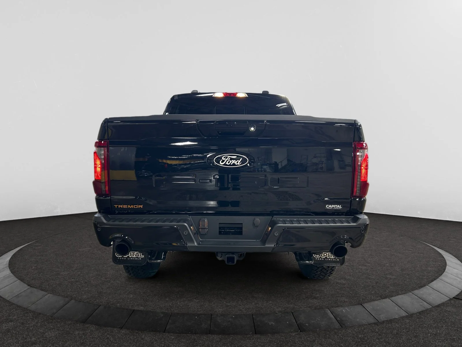New 2026 Agate Black Metallic Ford Tremor image 4