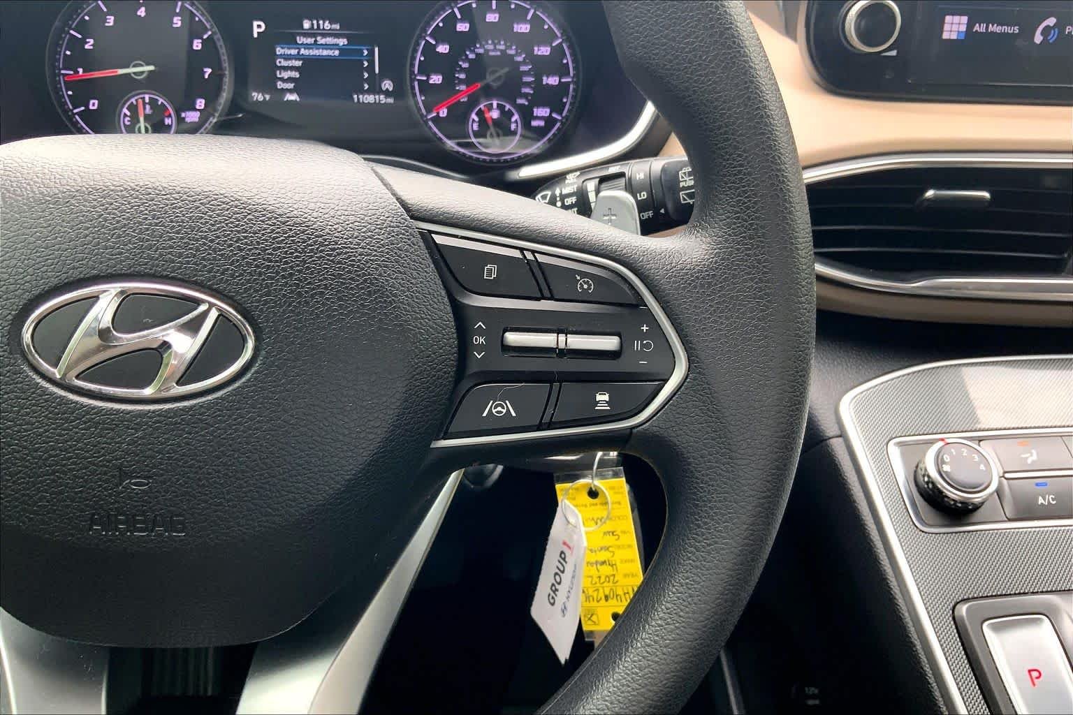 Used 2022 Quartz White Hyundai SE image 25