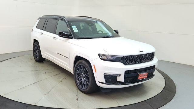 Used 2025 White Jeep Summit image 14