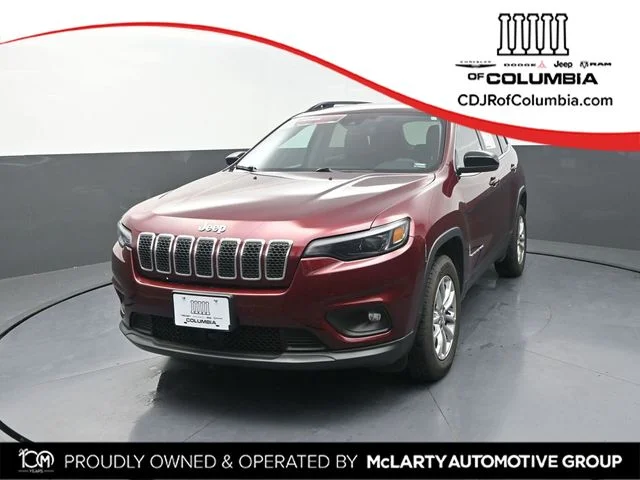 Used 2022 Red Jeep Latitude Lux image 1