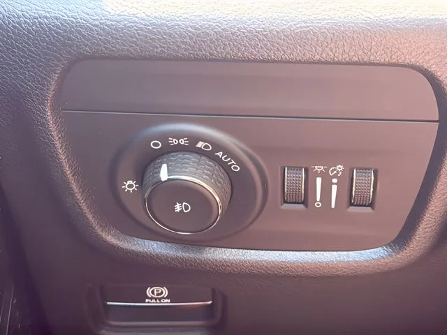 Used 2023 White Jeep Limited image 27