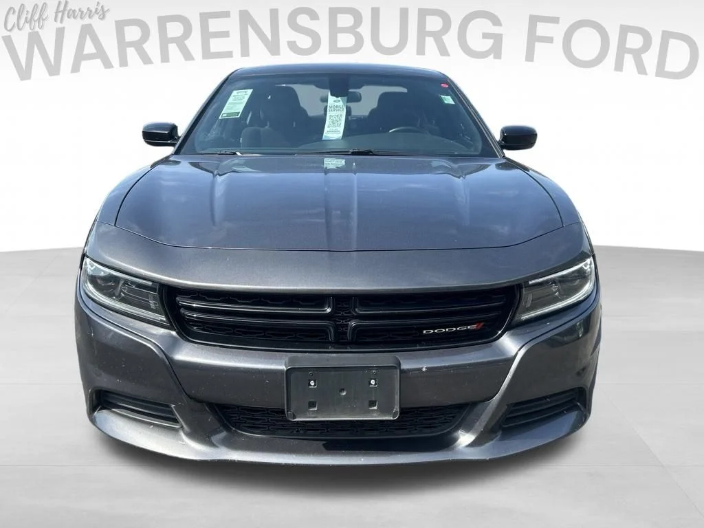 Used 2023 Granite Crystal Clearcoat Metallic Dodge SXT image 2