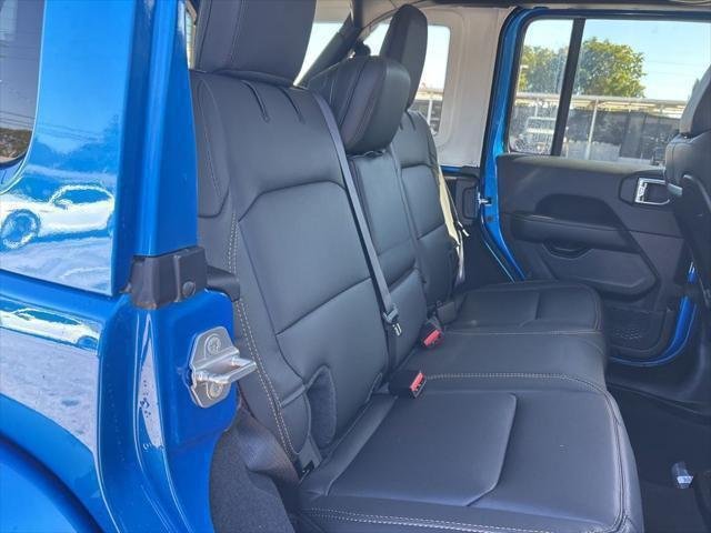 2025 Jeep Wrangler 4-Door Sahara - Photo 29