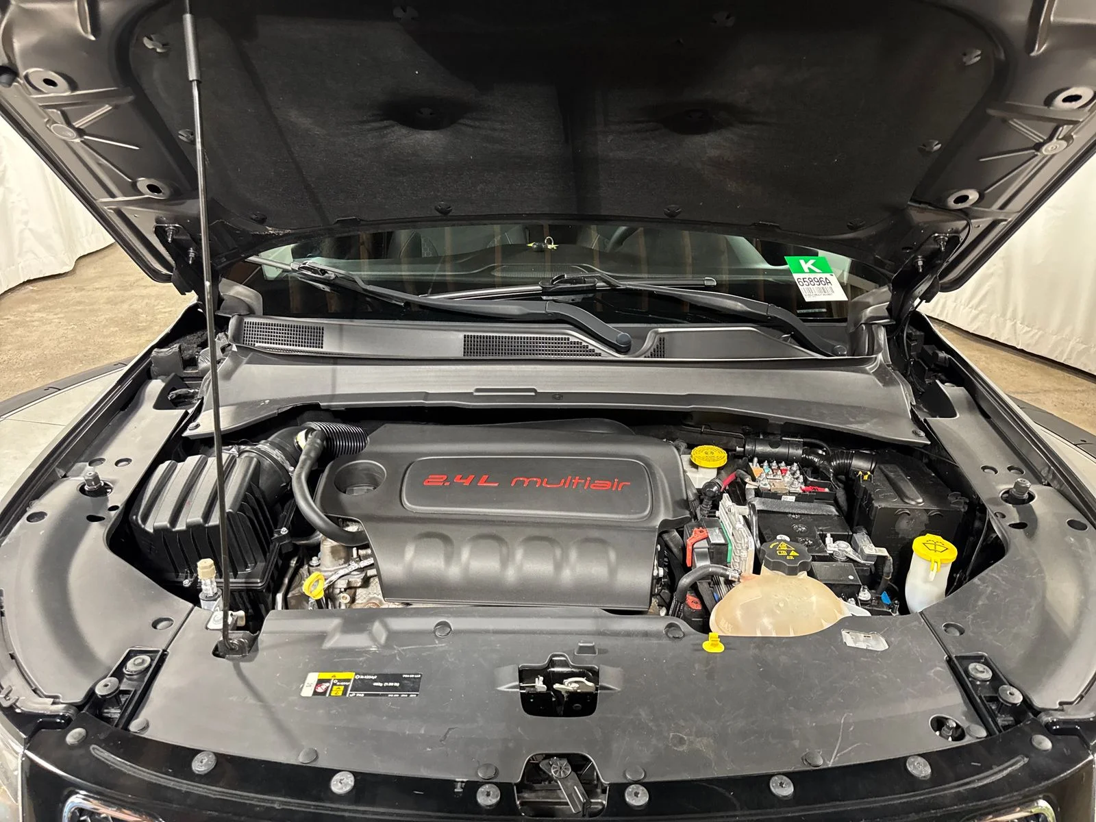 Used 2018 Granite Crystal Metallic Clearcoat Jeep Sport image 28
