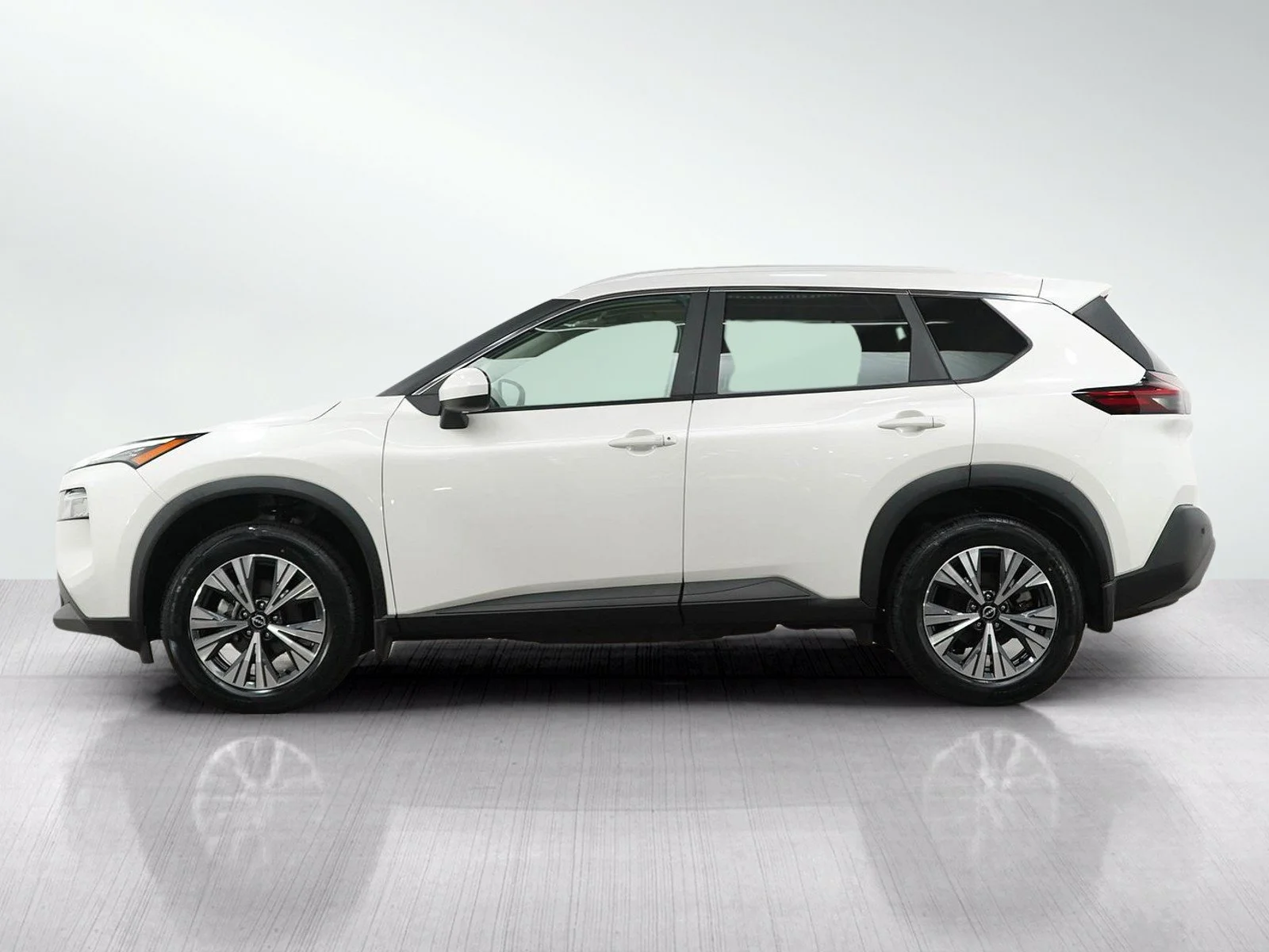Used 2023 Nissan Rogue SV with VIN 5N1BT3BB5PC838366 for sale in Burnsville, Minnesota