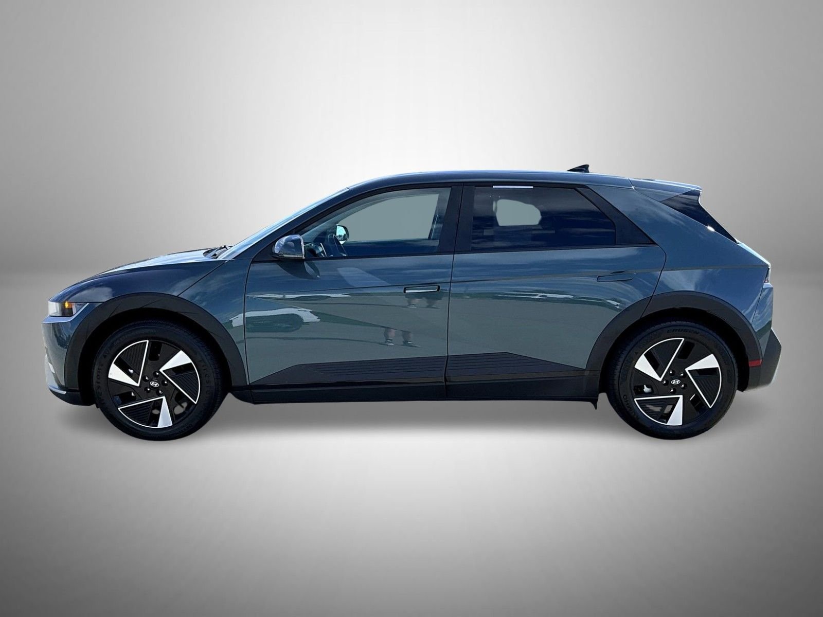 Used 2025 Green Hyundai SE image 8