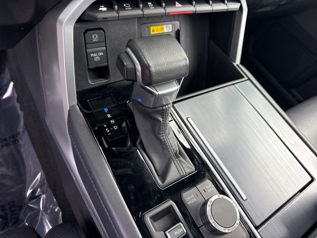 Used 2024  Toyota Platinum image 6