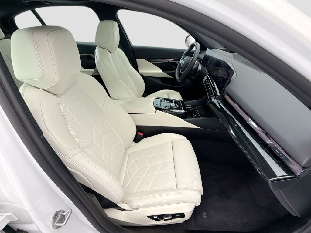 2026 BMW i5 40 - Photo 19
