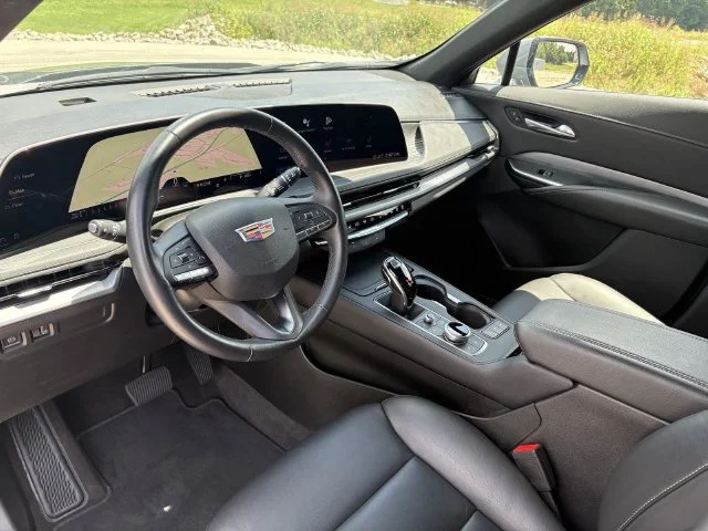 2025 Cadillac XT4 Premium Luxury - Photo 9