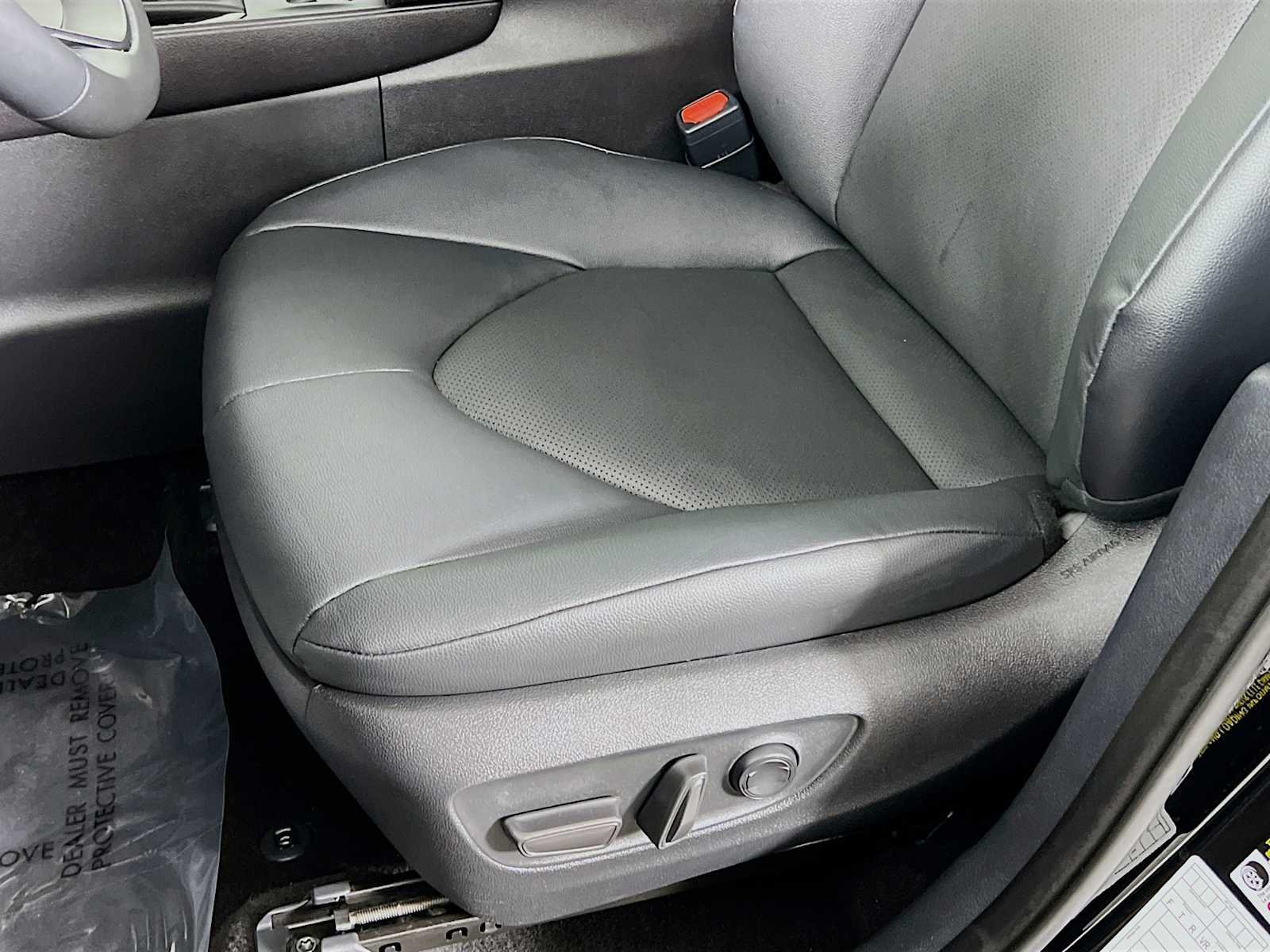 Used 2025 Midnight Black Metallic Toyota XLE image 19