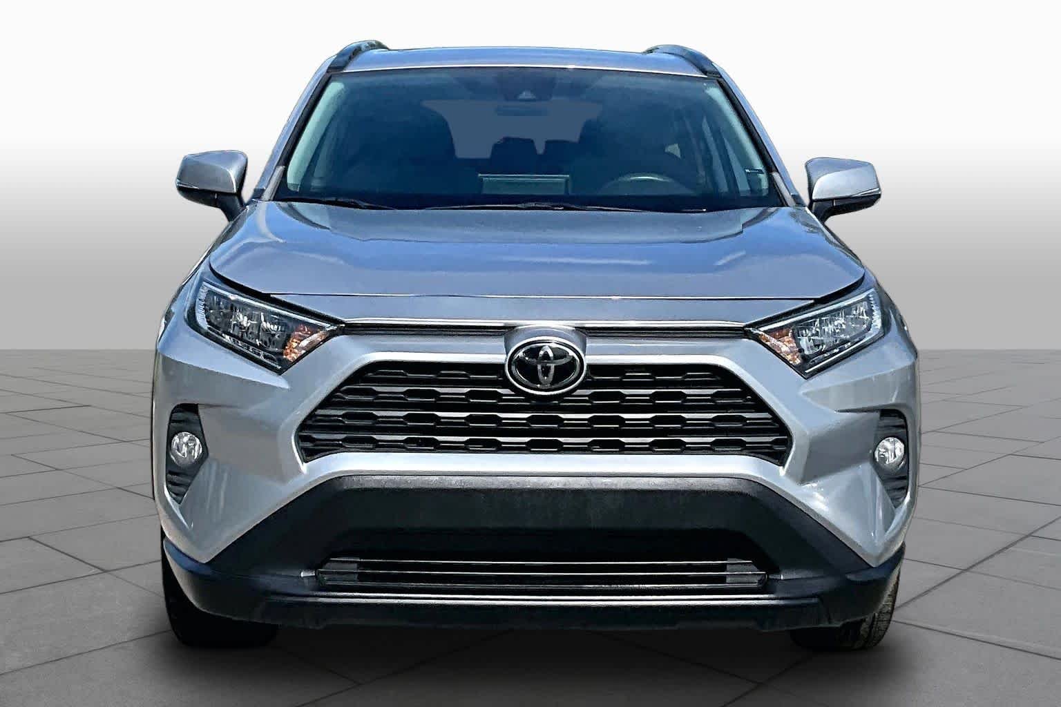 Used 2021 Silver Sky Metallic Toyota XLE image 4
