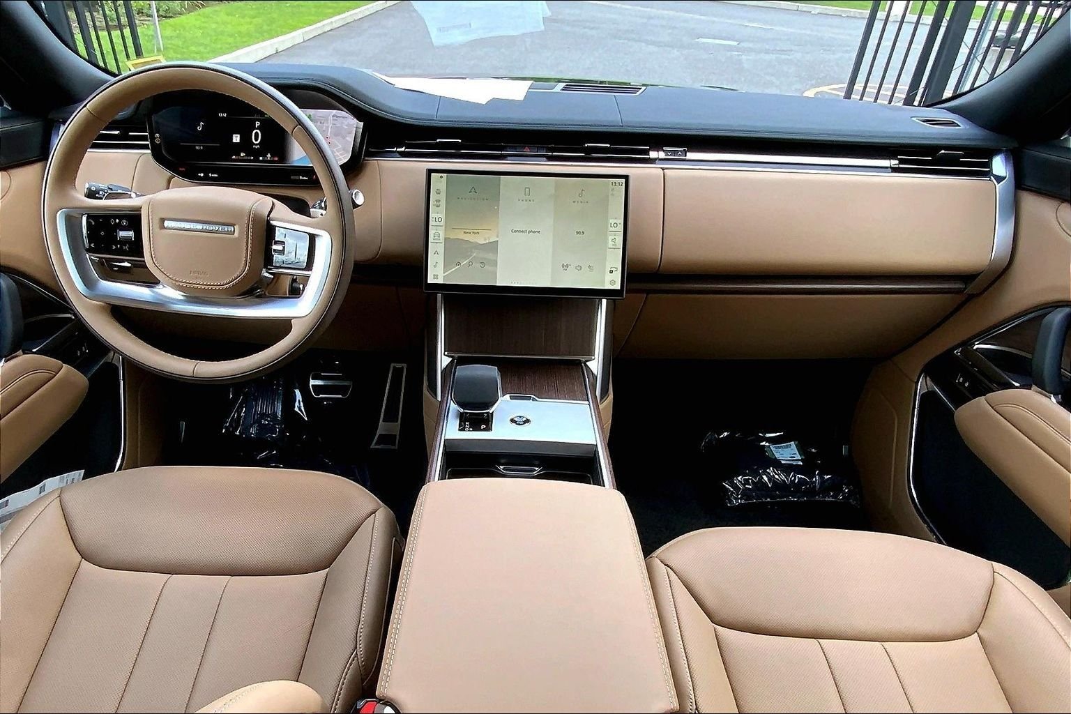 New 2026 British Racing Green Land Rover SE image 5