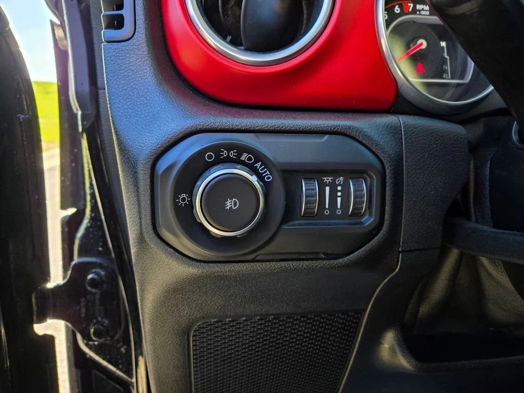 Used 2018 Black Jeep Unlimited Rubicon image 16