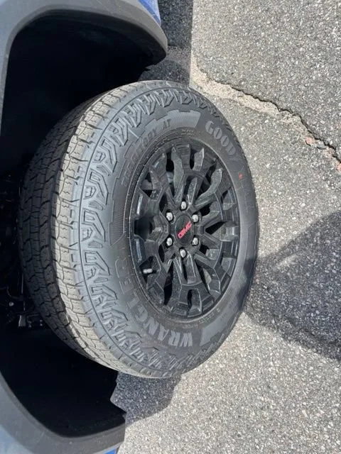 New 2026 Rapids Metallic GMC Elevation image 10