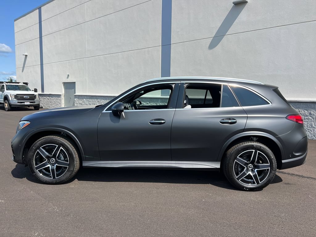 New 2026 MANUFAKTUR exclusive graphite grey magno Mercedes-Benz GLC 300 image 39