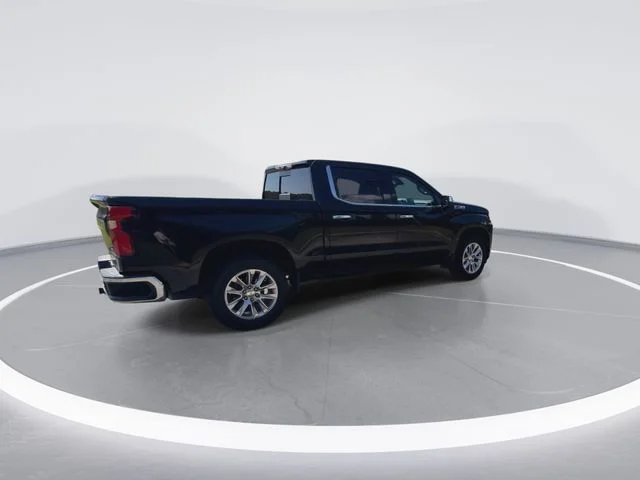 Used 2022 Black Chevrolet LTZ image 11