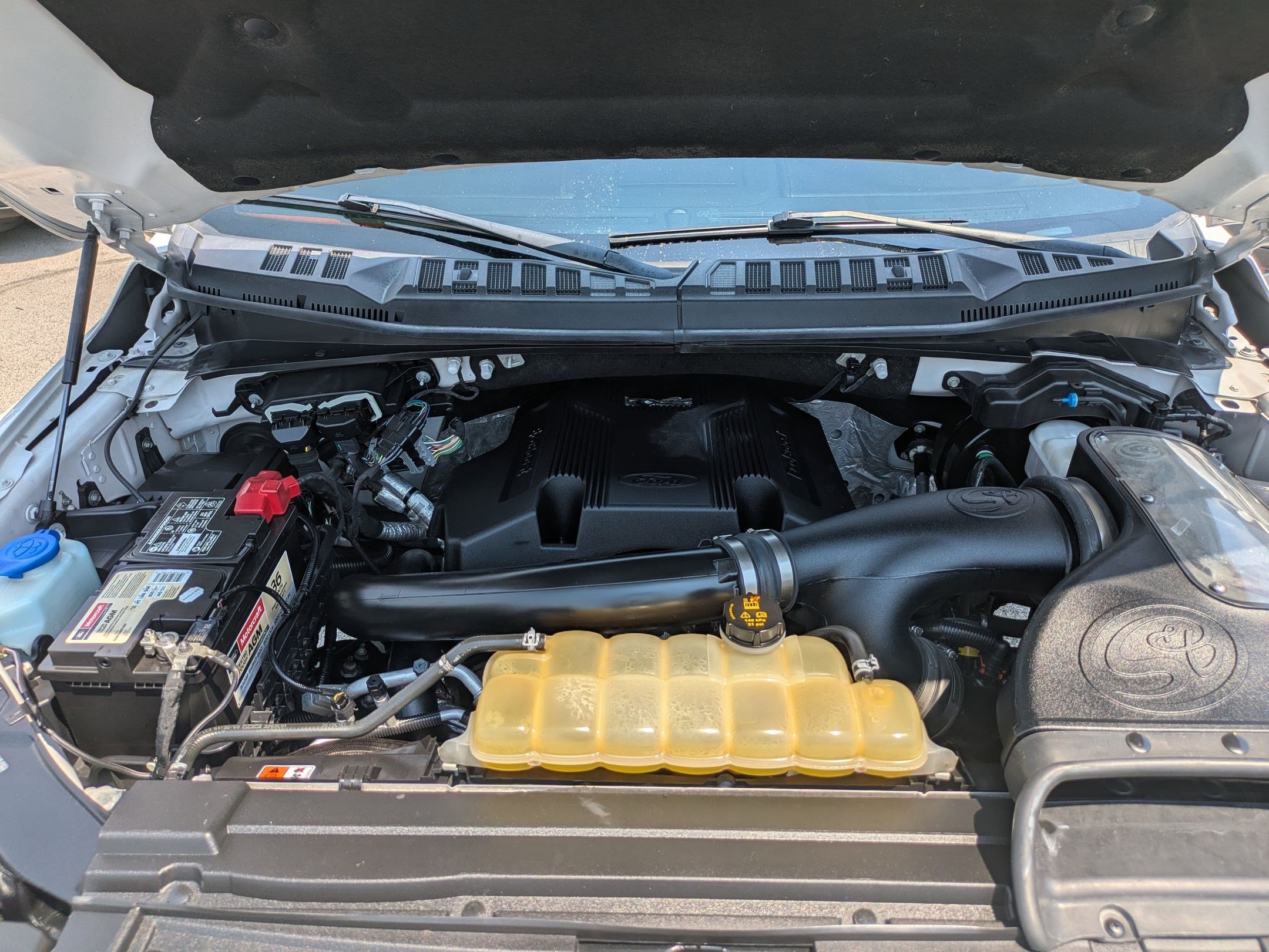 Used 2019 White Platinum Clearcoat Metallic Ford Platinum image 30