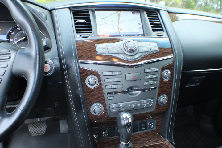 Used 2017 Pearl White Nissan Platinum image 11