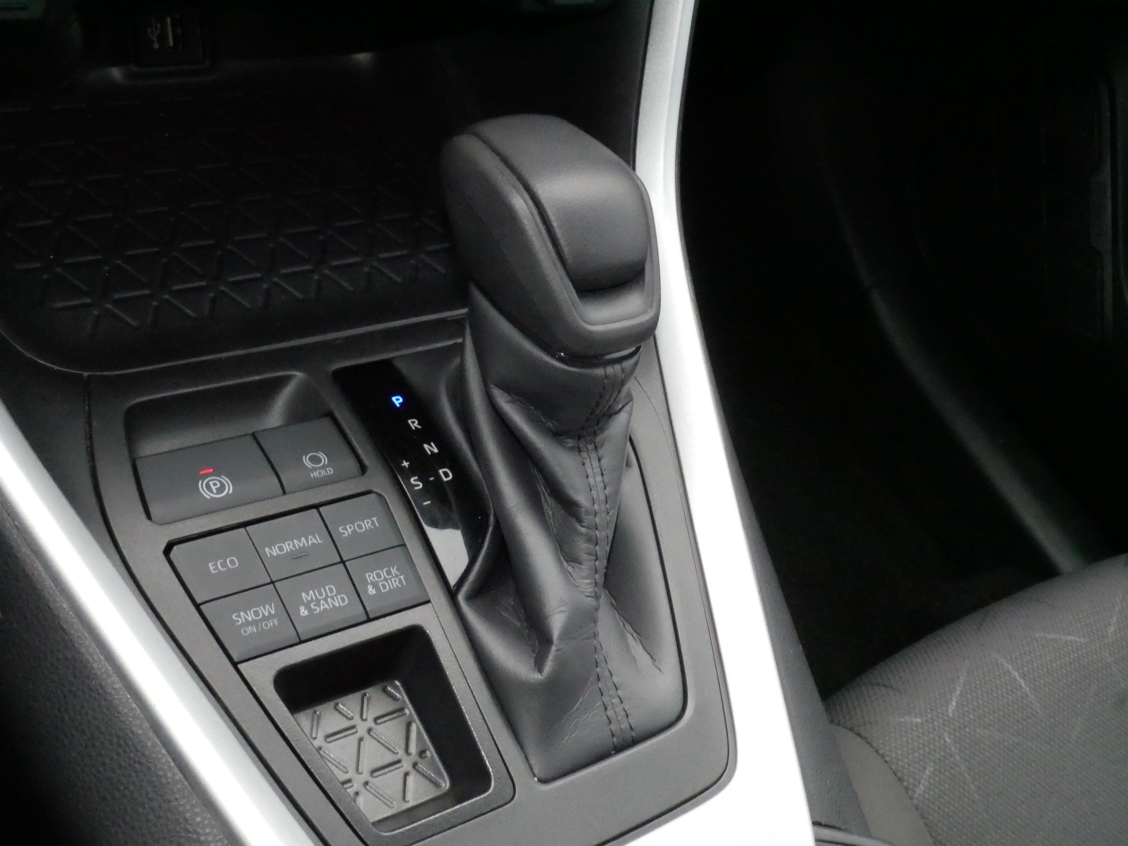 Certified Used 2024 MAGNETIC GRAY MET. Toyota XLE image 24
