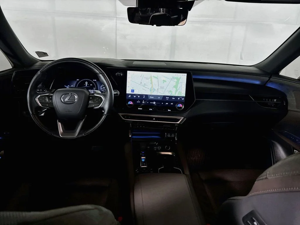 Used 2025 Black Lexus 450h+ Luxury image 12