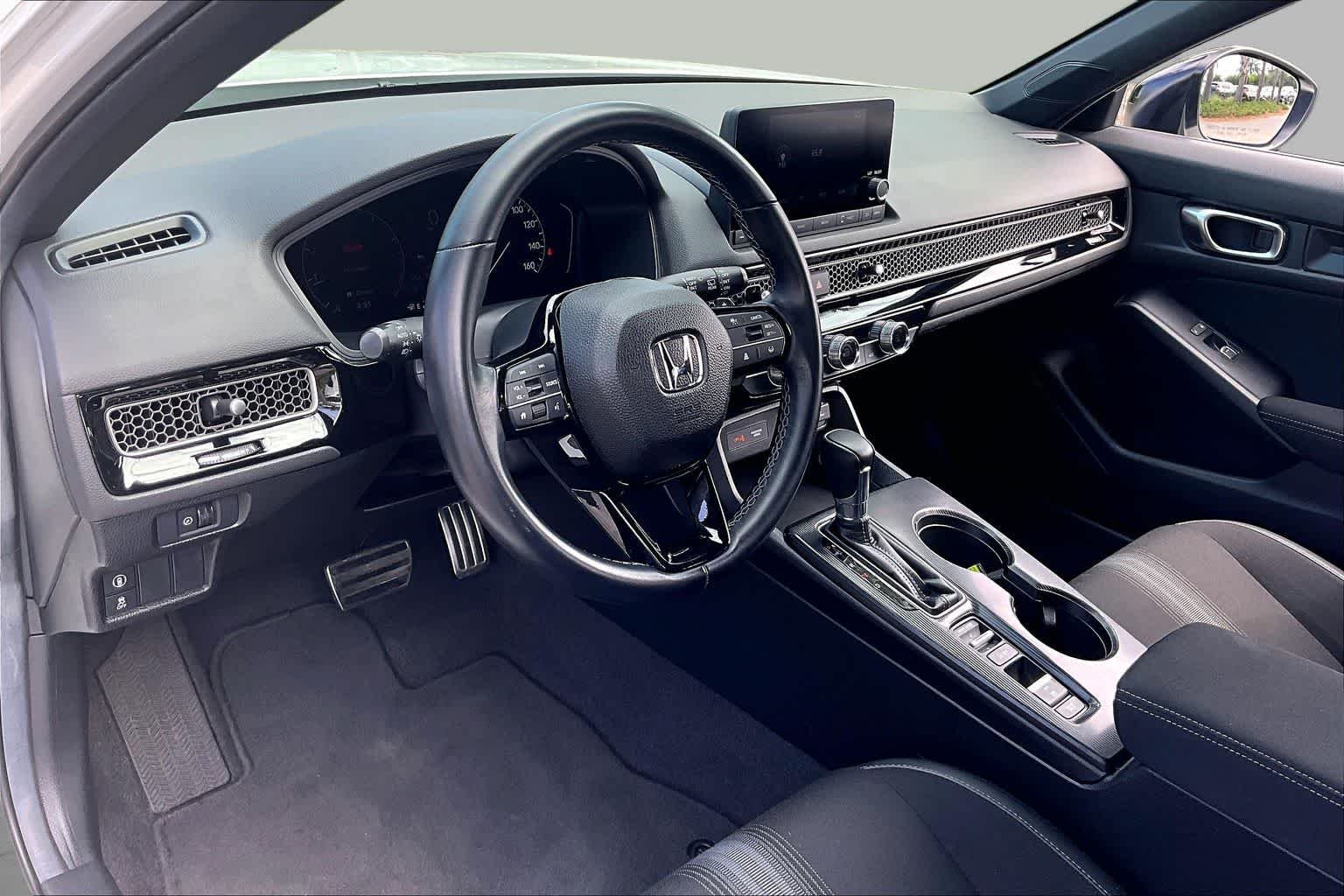 Used 2024 Platinum White Pearl Honda Sport image 17