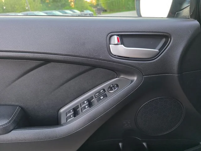Used 2018 Aurora Black Kia LX image 24
