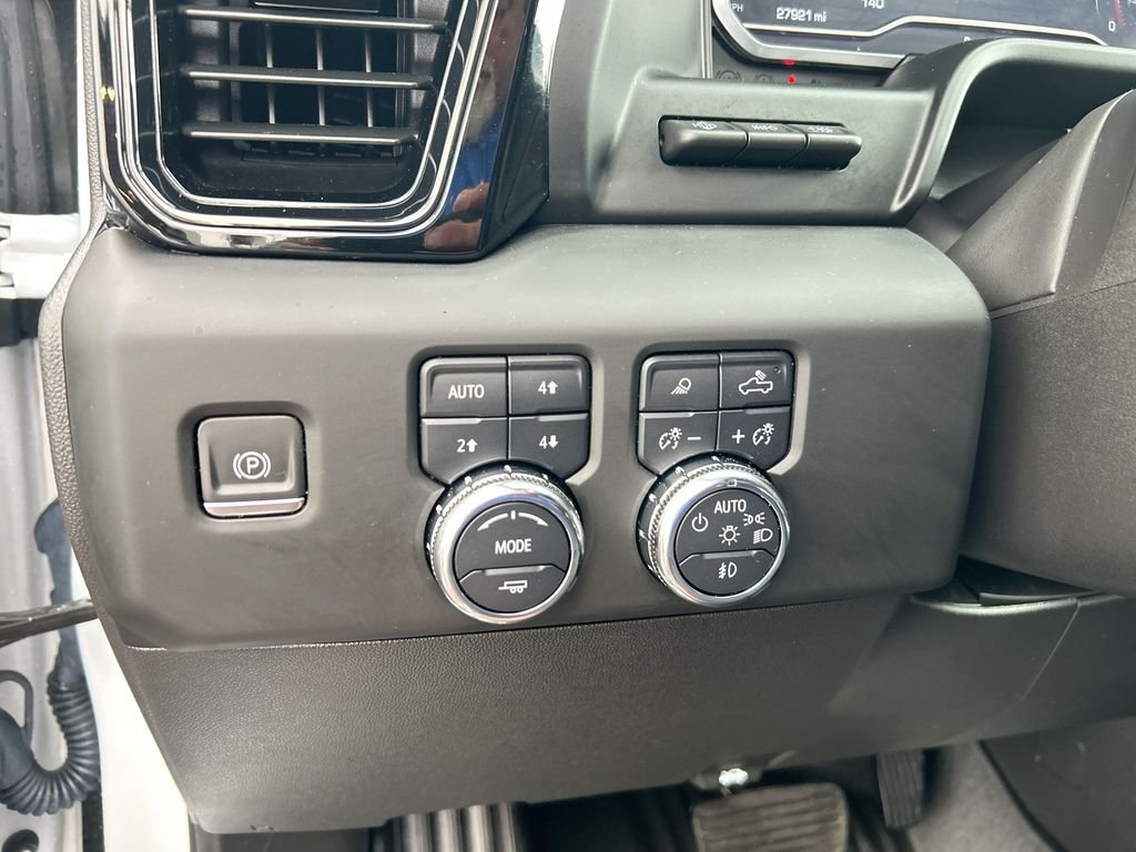 Used 2023 White GMC AT4 image 22