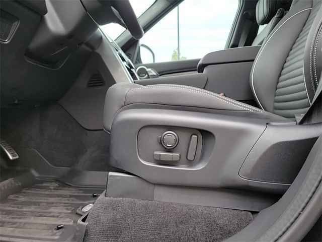 New 2024 Santorini Black Land Rover Metropolitan Edition image 11
