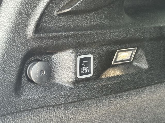 Used 2022 White Jeep Summit image 32