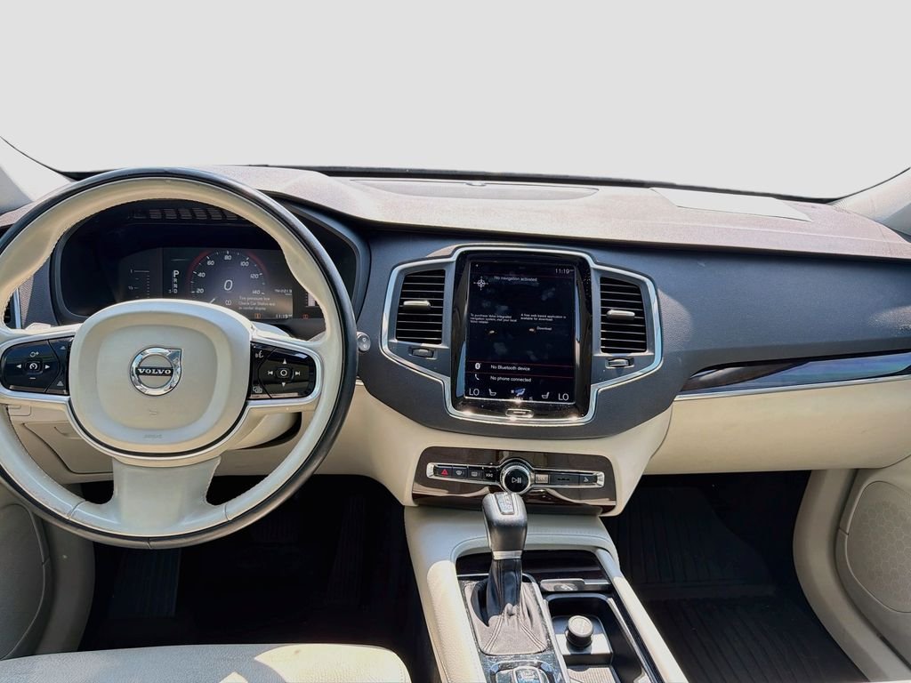 Used 2019 Black Volvo T5 Momentum image 24
