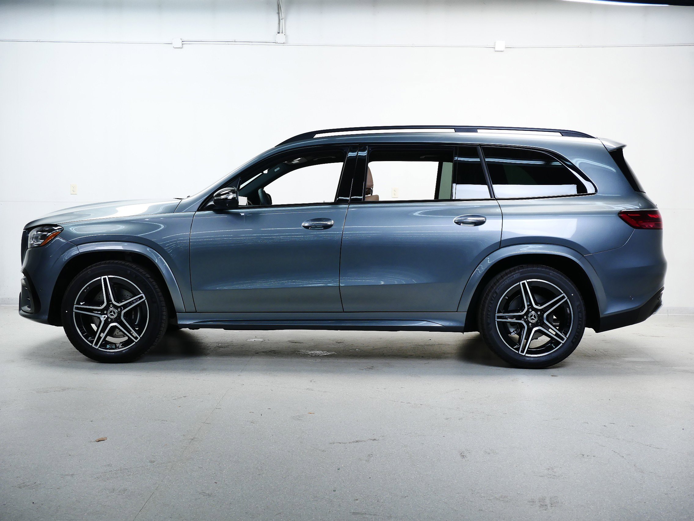 2026 Mercedes-Benz GLS Base - Photo 5