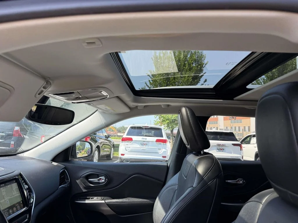 Used 2019 Black Jeep Limited image 4