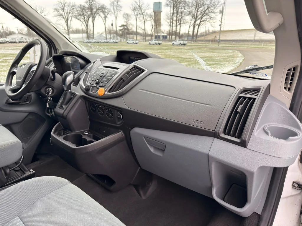 Used 2015 White Ford XLT image 29