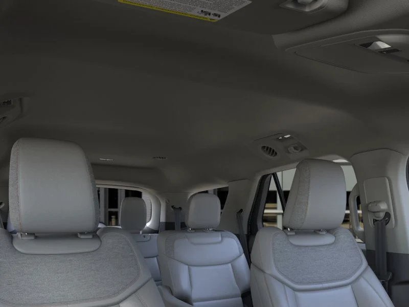 New 2026 Star White Metallic Tri-Coat Ford Active image 22