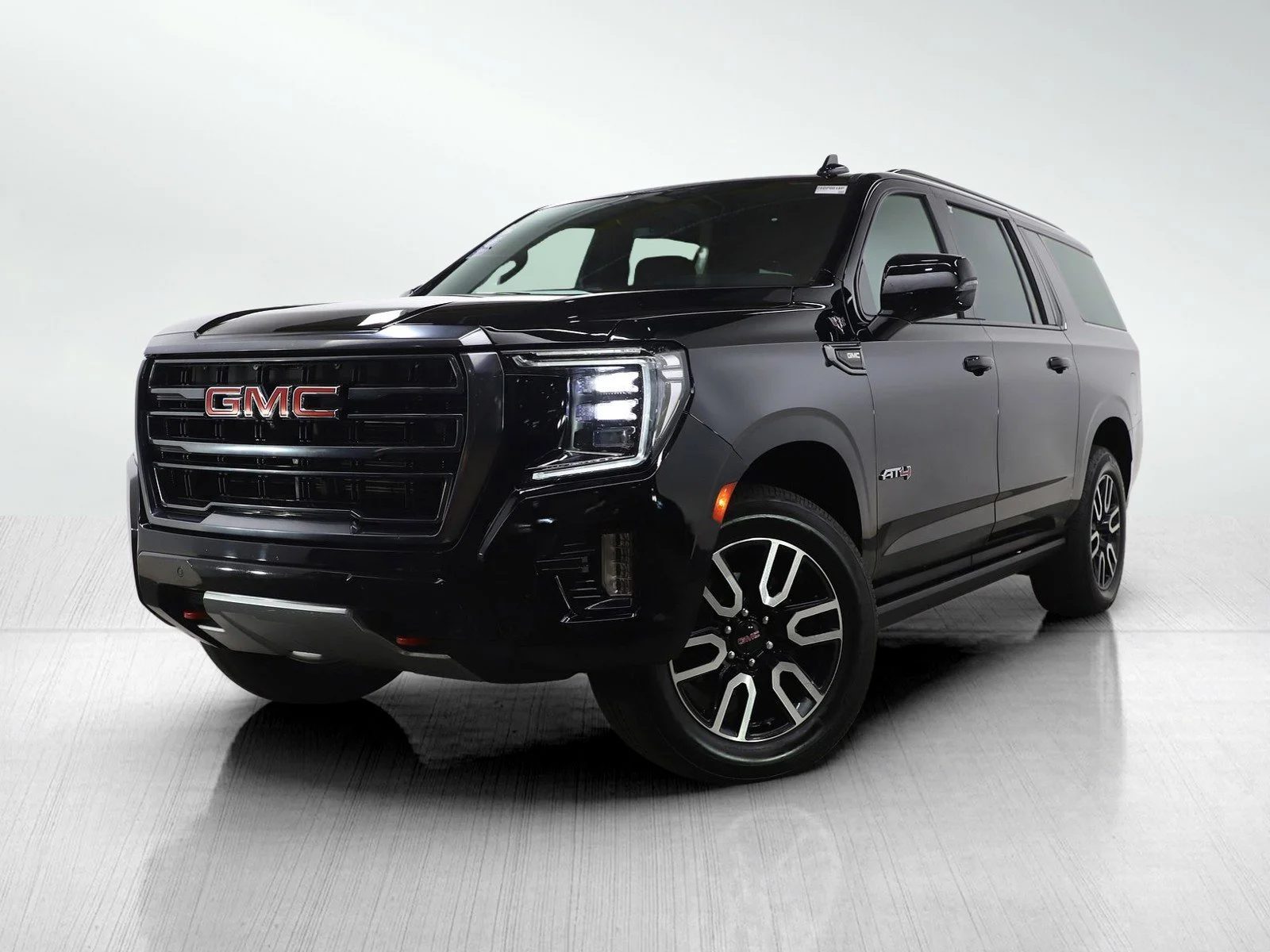2023 GMC Yukon 4WD AT4's photo