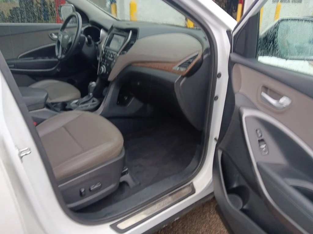 Used 2018 Pearl White Hyundai 2.4 Base image 34