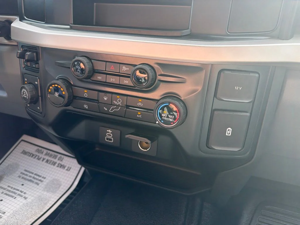New 2027 Oxford White Ford F-250® XL image 24