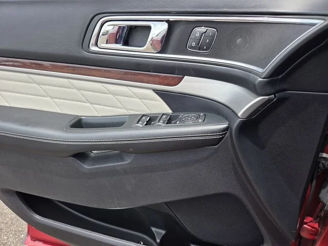 Used 2018 Ruby Red Metallic Ford Platinum image 17