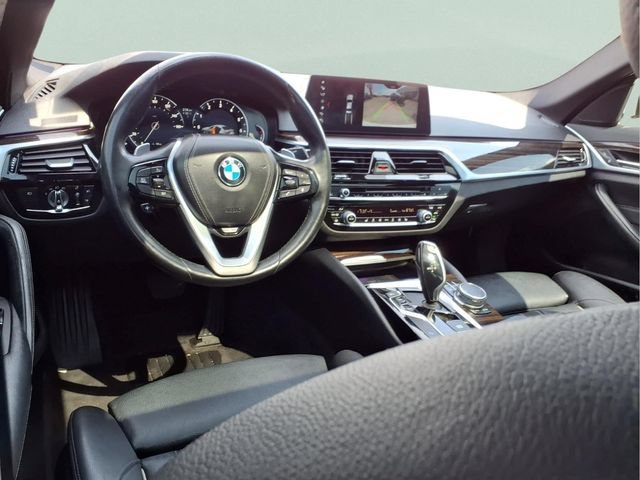Used 2017 White BMW xDrive image 5