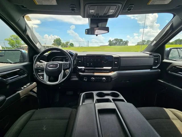 Used 2022 Onyx Black GMC SLE image 12