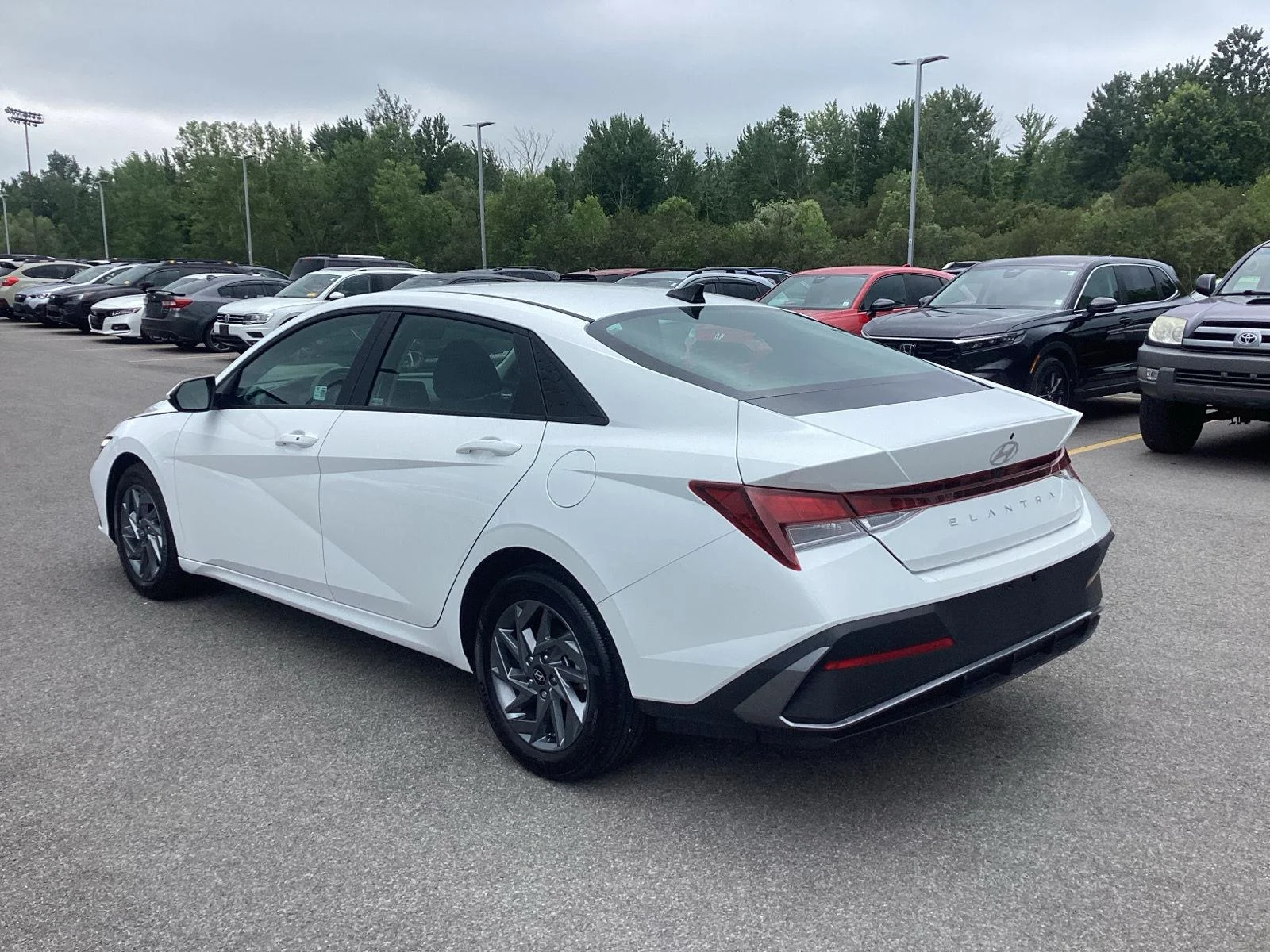 Used 2024 Serenity White Hyundai SEL image 4
