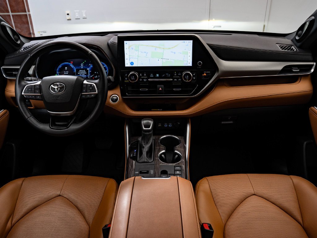Used 2024 Gray Toyota Platinum image 37