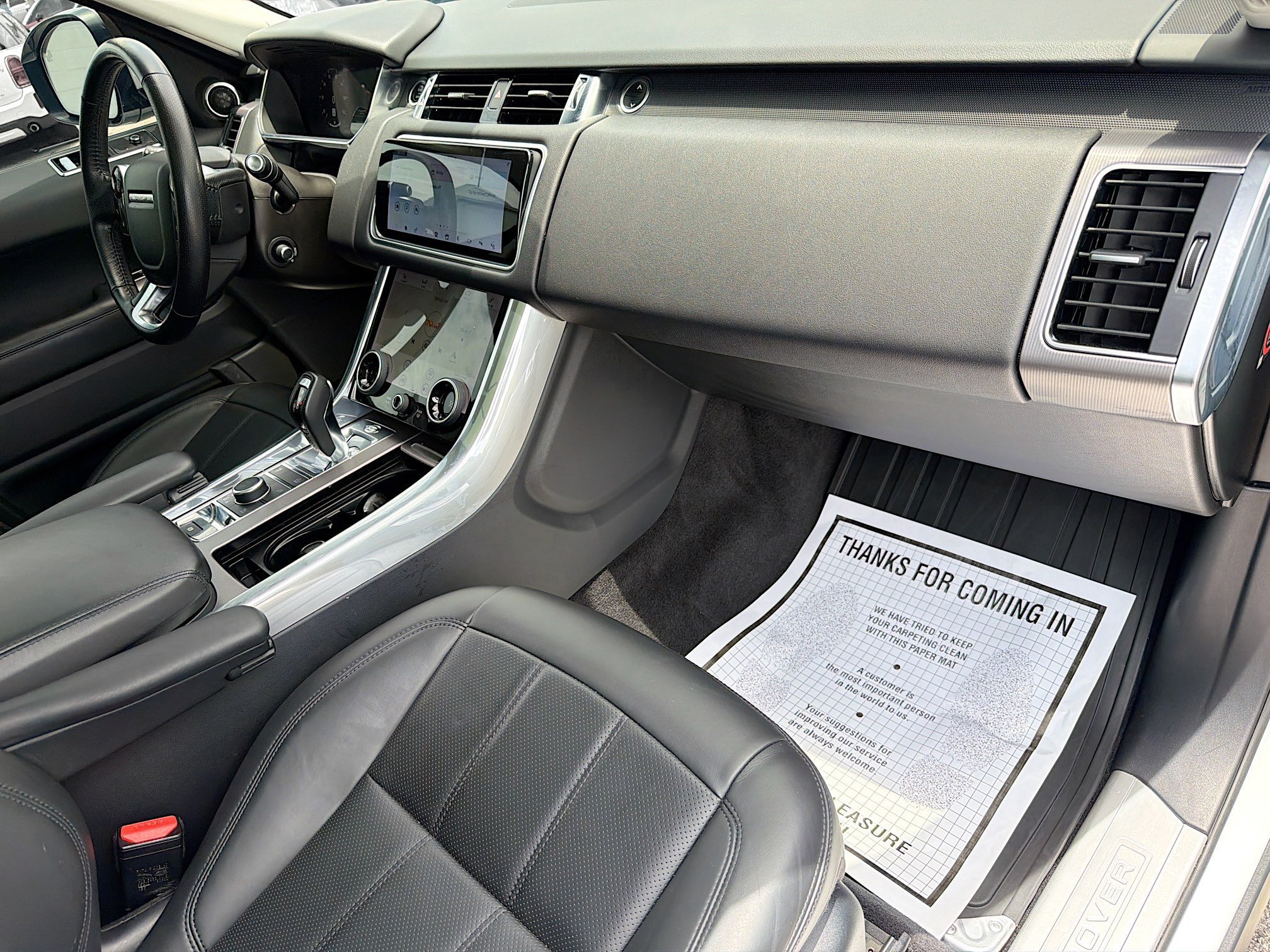 Used 2019 Fuji White Land Rover HSE image 13