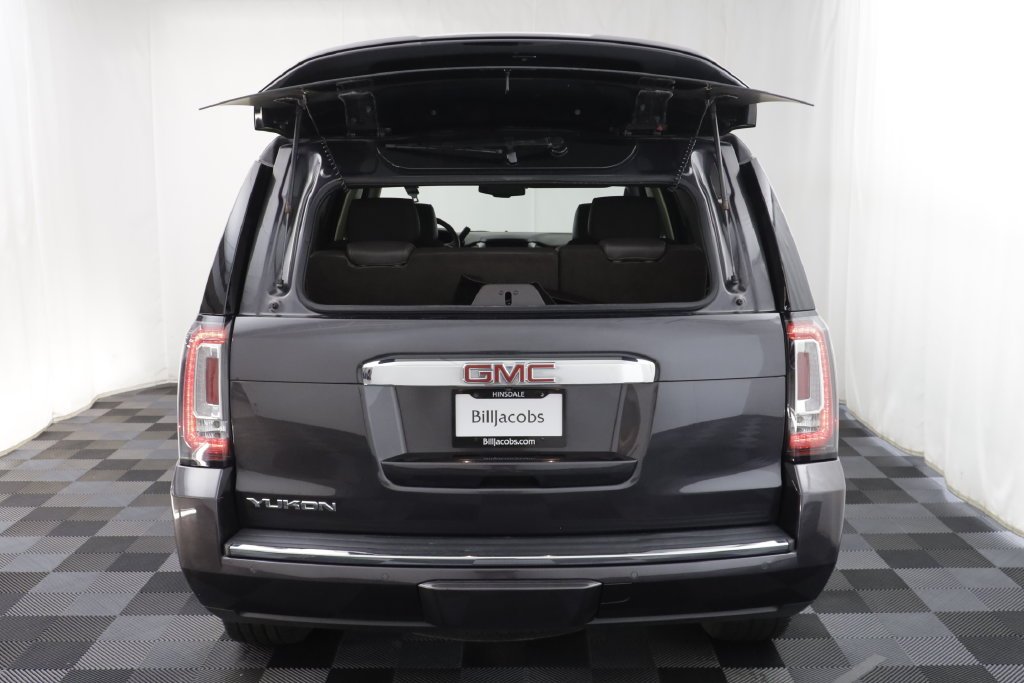 Used 2017 Silver GMC Denali image 22