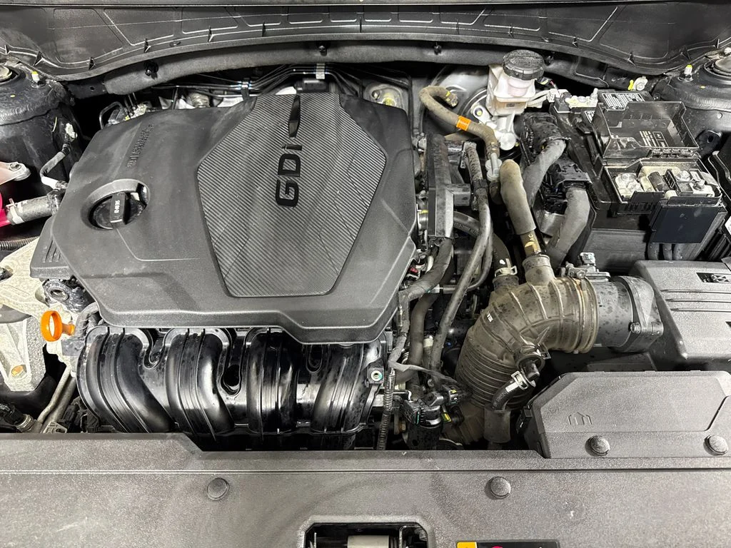 Used 2023 Black Hyundai SEL image 16