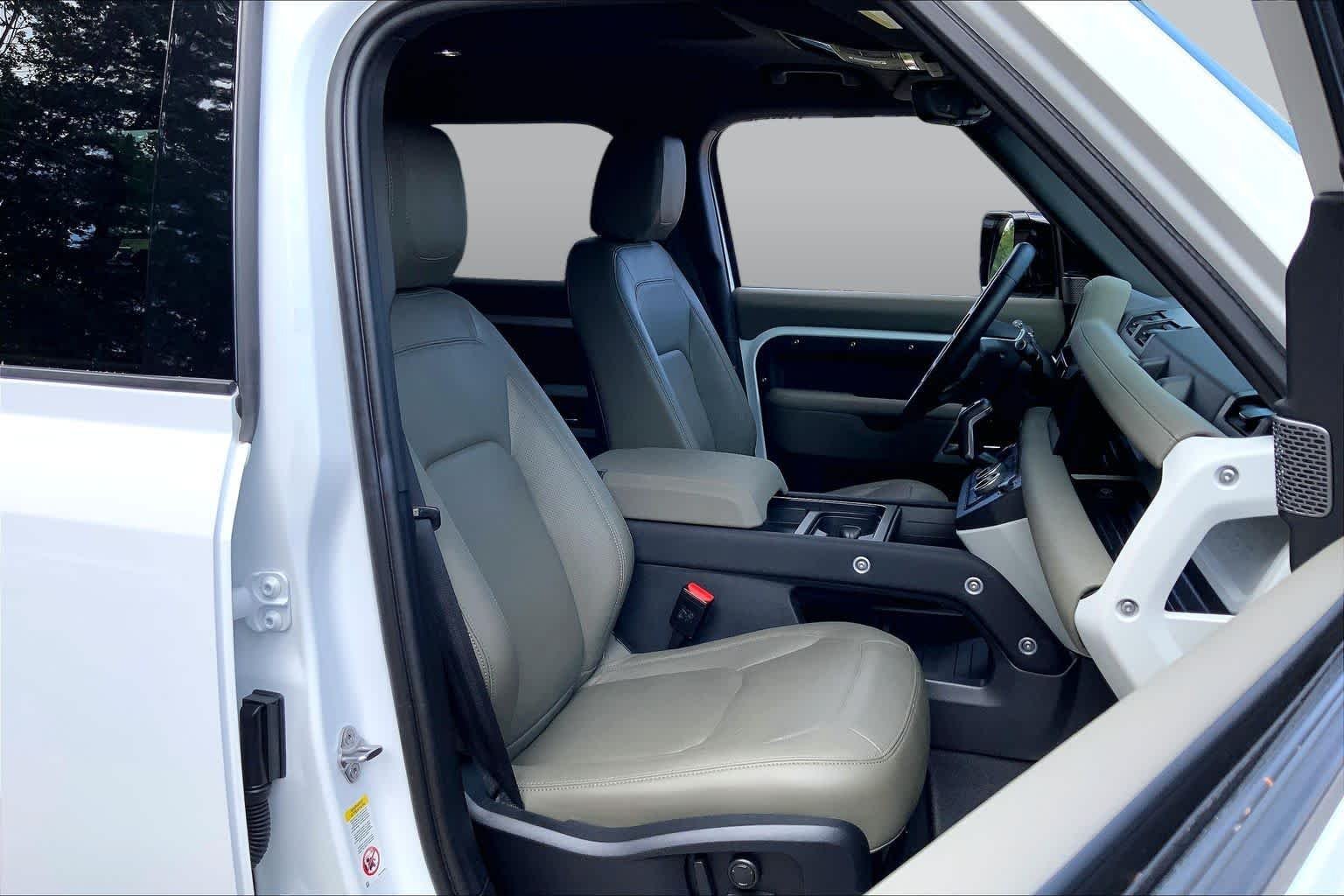 Used 2023 Fuji White Land Rover S image 8